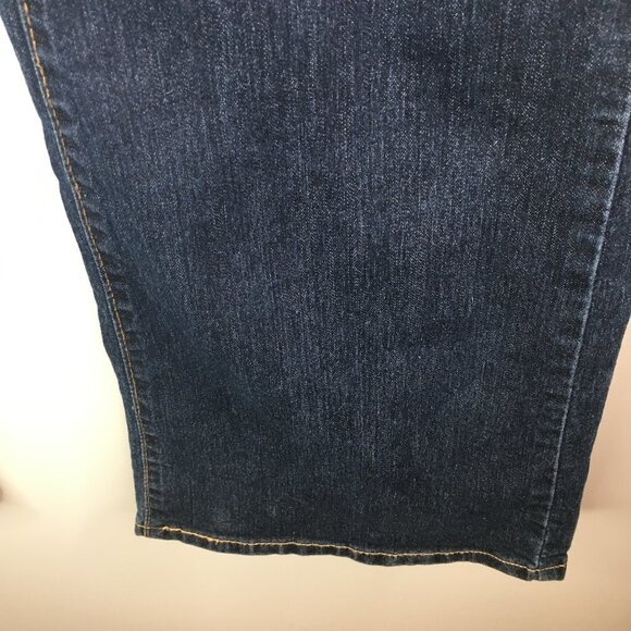 Denizen from Levi's Curvy Boot Cut Jeans - Picture 4 of 9